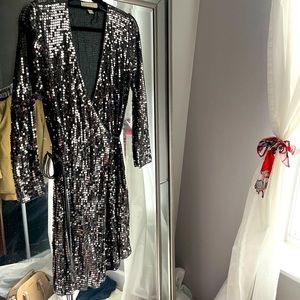 Michael kors gray/black sequin dress